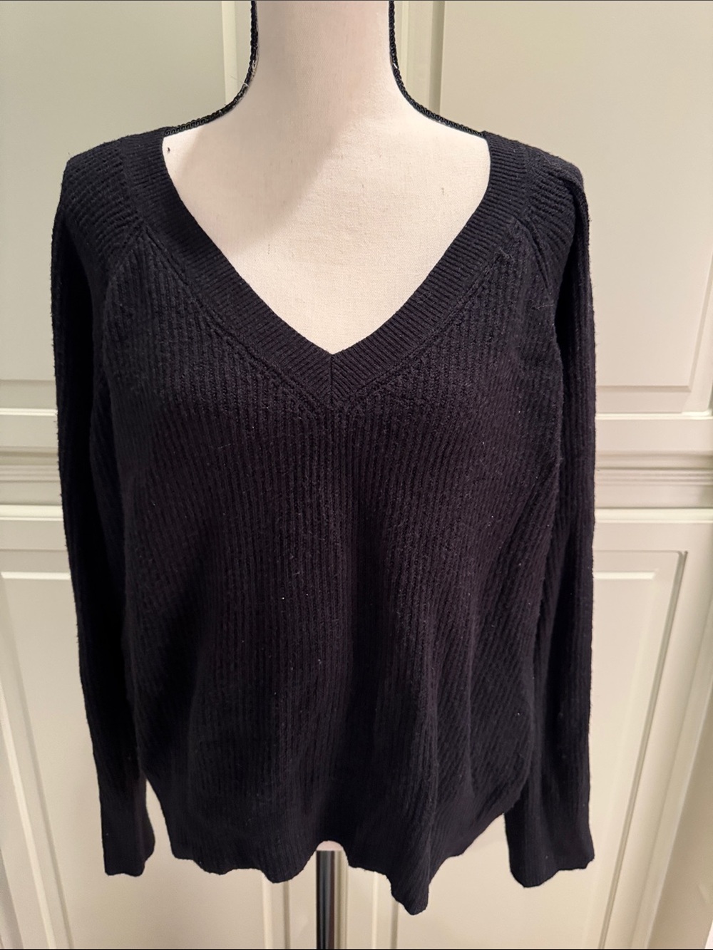 Old Navy Black Ribbed V-Neck Women's Sweater